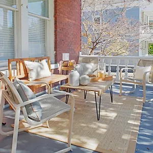 Beautiful Brick 2 Bedroom Savannah