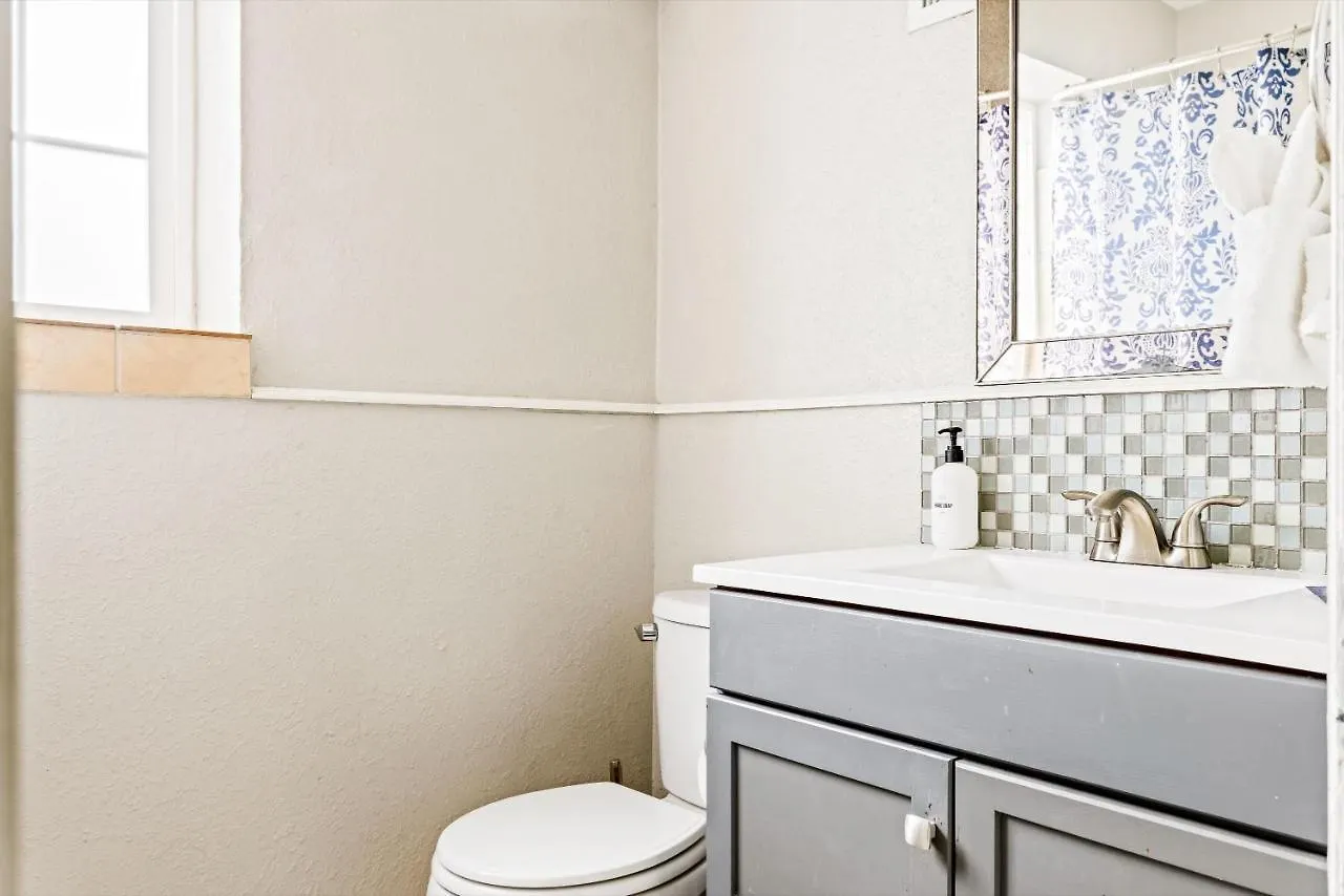 Apartment Stylish City Retreat - King Beds - Walk To Sloans Lake Denver United States