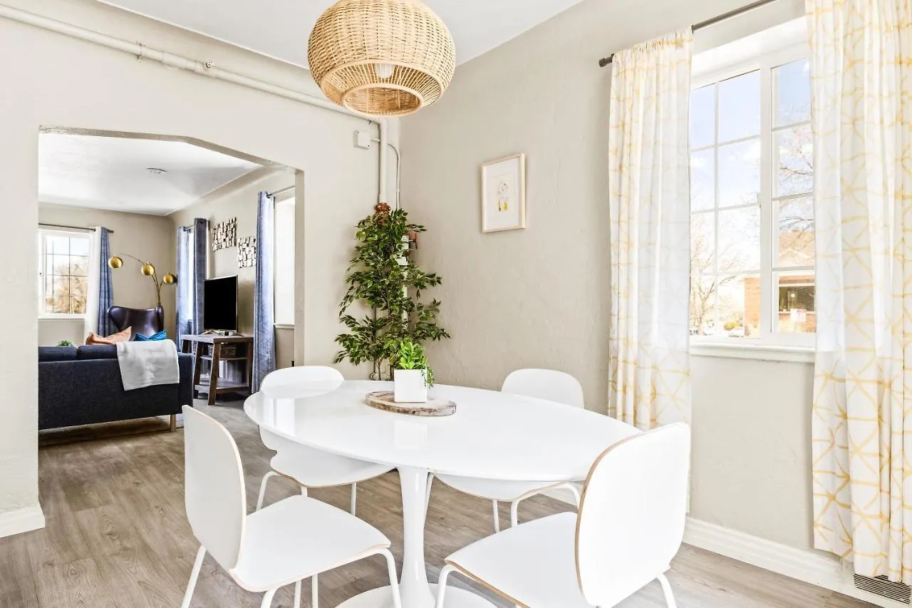 Stylish City Retreat - King Beds - Walk To Sloans Lake DEN USA