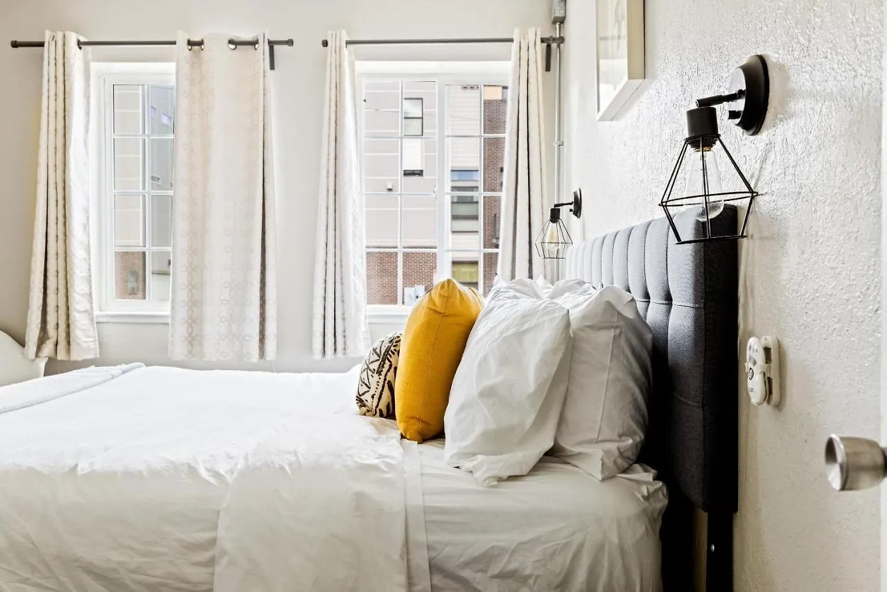 Stylish City Retreat - King Beds - Walk To Sloans Lake DEN Lägenhet